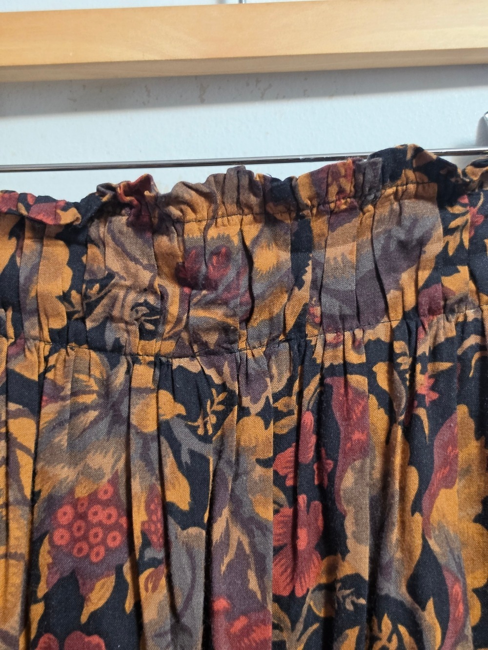 Vintage Floral Midi Skirt - Picture 4 of 8